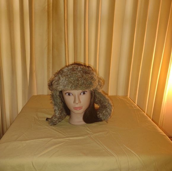 Russian/Canadain Aviator Winter Ear Flap Ski Hat - Picture 2 of 8